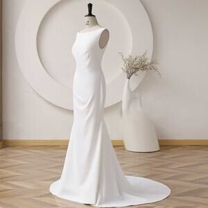 NWT Size 6 White Crepe Wedding dress Reception Wedding Dress